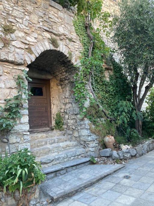 Les Matelles : Charmant Logement En Pierres Buitenkant foto
